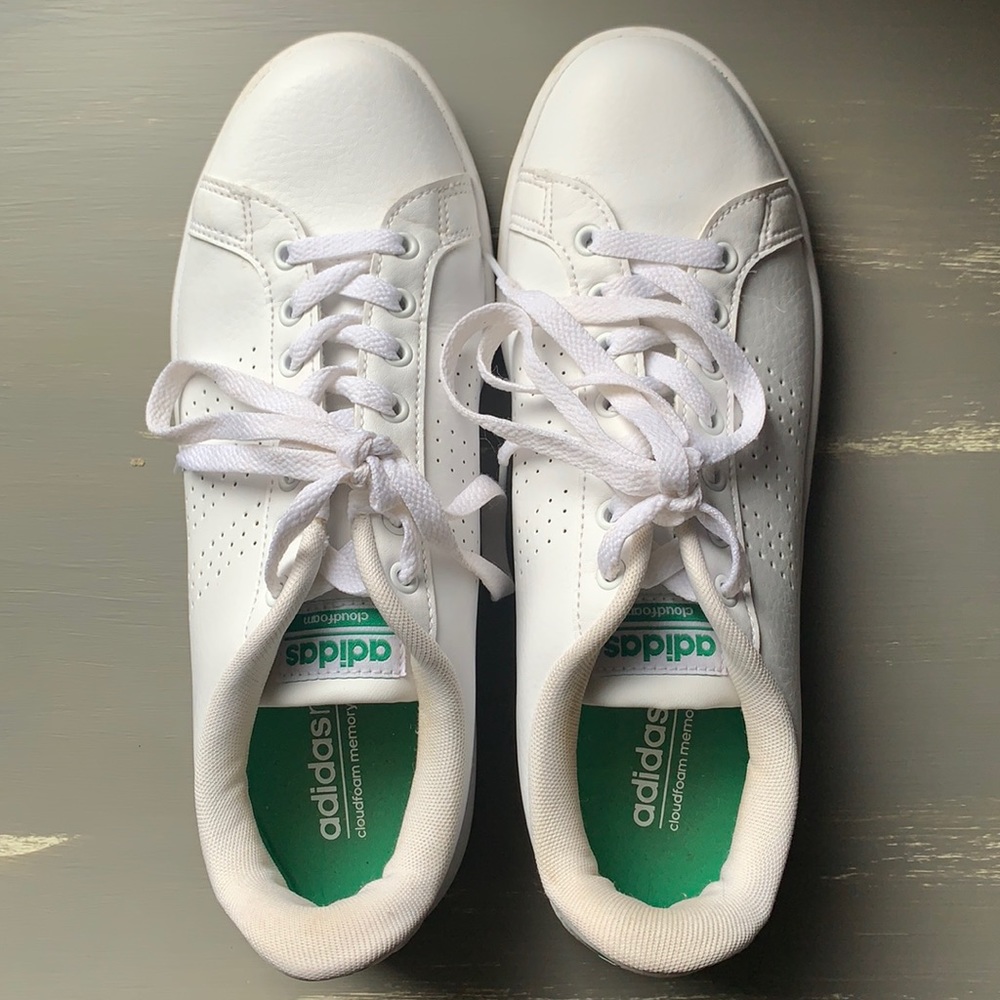 Adidasneo cloud foam memory footbed.